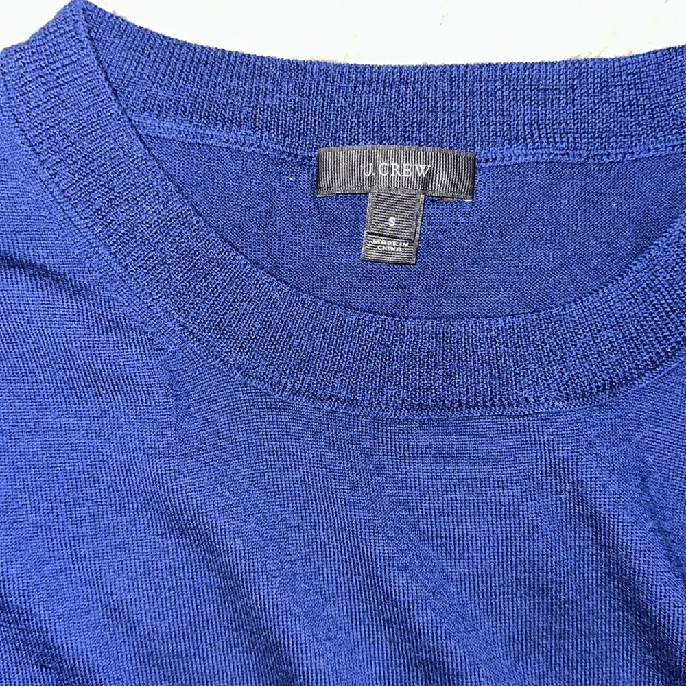Beautiful midnight blue J.Crew women’s size small sweater
